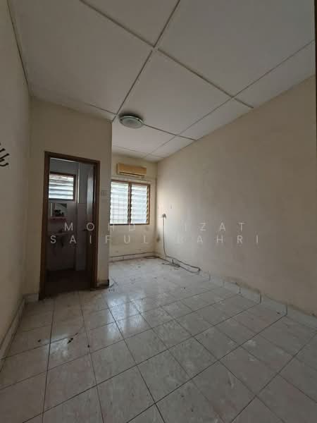 2.5-storey Terraced House for Sale in Kota Perdana (Seri Kembangan) - Mohd Aizat Saiful Bahri - Bathroom - PropertyGuru.com.my