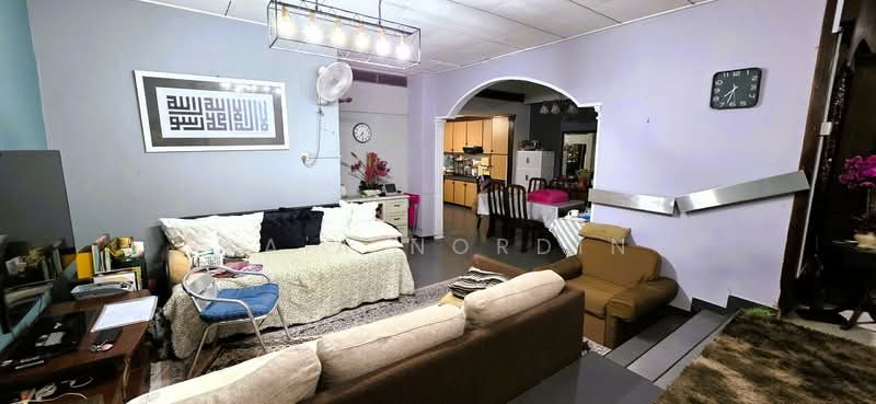 2-storey Terraced House for Sale in Kelana Jaya (Petaling Jaya) - Sa'a Nordin - Living Room - PropertyGuru.com.my