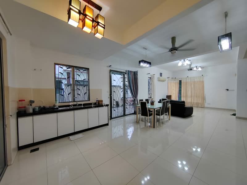 Semi-Detached House for Rent in Rawang (Selangor) - Steven Lee - Kitchen - PropertyGuru.com.my