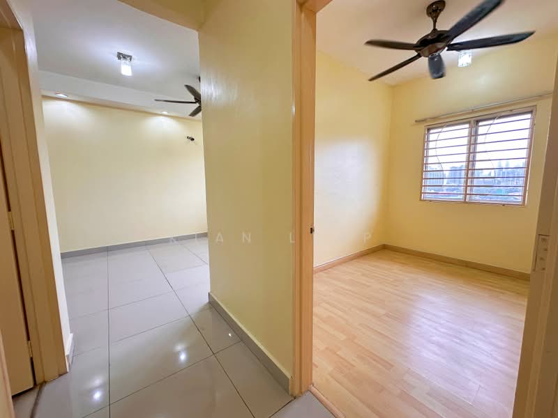 Pangsapuri untuk Dijual di Putra Suria Residence - Kian Leap - Interior - PropertyGuru.com.my