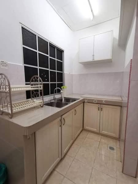 1-storey Terraced House for Sale in Mutiara Bukit Raja (Kapar) - Daniel Kok - Kitchen - PropertyGuru.com.my
