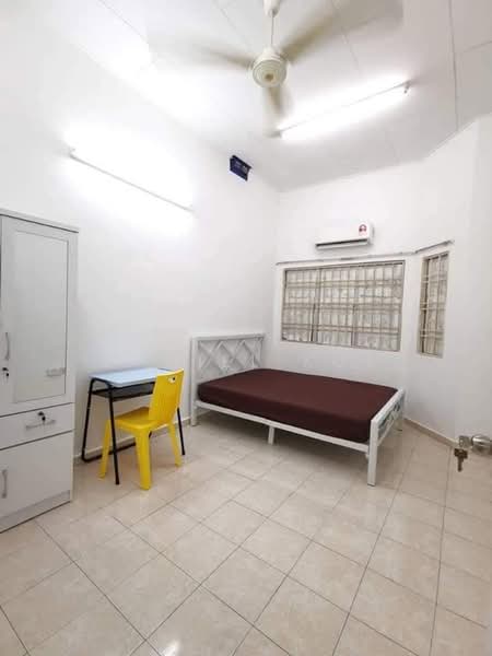 1-storey Terraced House for Sale in Mutiara Bukit Raja (Kapar) - Daniel Kok - Bedroom - PropertyGuru.com.my