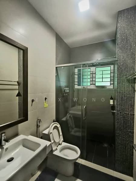 Rumah Berkembar untuk Dijual di Bandar Puteri Puchong (Puchong) - Felix Wong - Bathroom - PropertyGuru.com.my