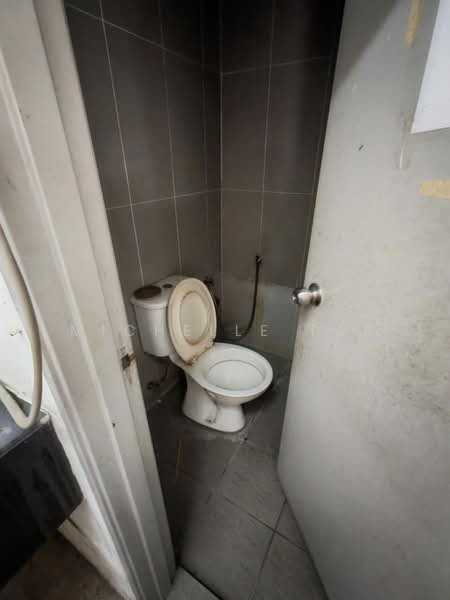 Shop / Office for Rent in Kelana Jaya (Petaling Jaya) - Michelle Tai - Bathroom - PropertyGuru.com.my