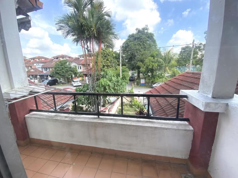 Rumah Teres 2 Tingkat untuk Dijual di Taman Puchong Hartamas (Puchong) - Sky Wong - Balcony - PropertyGuru.com.my