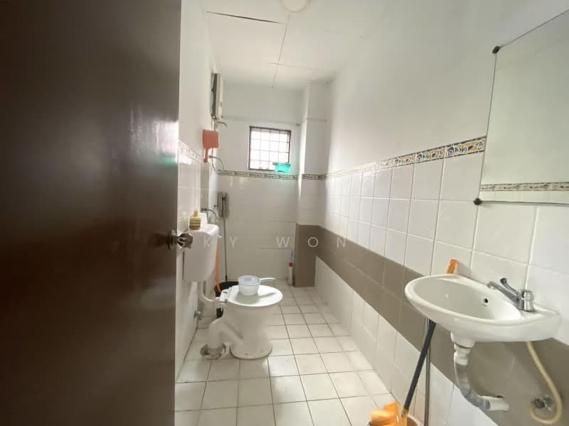 Rumah Teres 2 Tingkat untuk Dijual di Taman Puchong Hartamas (Puchong) - Sky Wong - Bathroom - PropertyGuru.com.my