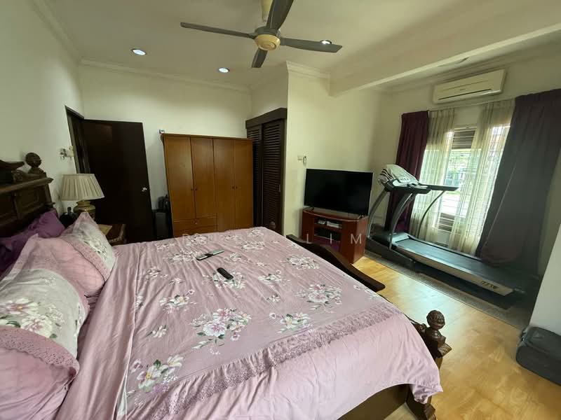 2-storey Terraced House for Sale in Bandar Kinrara Seksyen 5 (Bandar Kinrara) - Ruby Lim - Bedroom - PropertyGuru.com.my