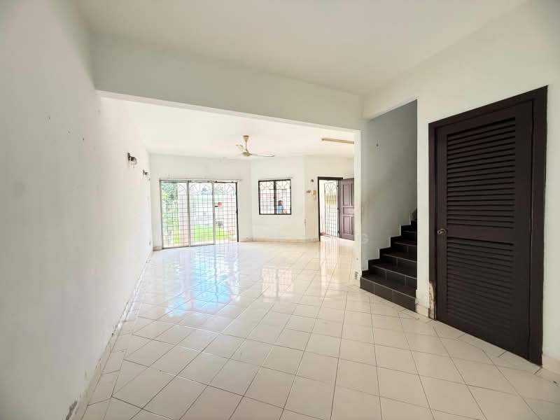 Rumah Teres 2 Tingkat untuk Dijual di Taman Puchong Hartamas (Puchong) - Sky Wong - Living Room - PropertyGuru.com.my
