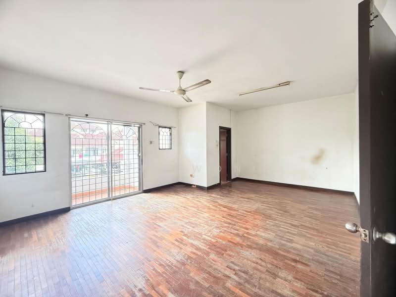 Rumah Teres 2 Tingkat untuk Dijual di Taman Puchong Hartamas (Puchong) - Sky Wong - Living Room - PropertyGuru.com.my