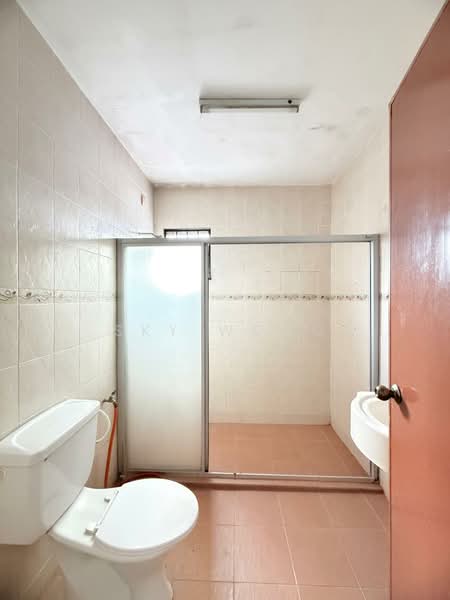 Rumah Teres 2 Tingkat untuk Dijual di Taman Puchong Hartamas (Puchong) - Sky Wong - Bathroom - PropertyGuru.com.my