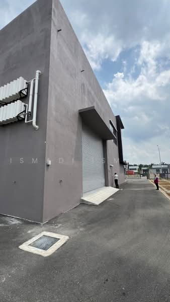 Semi-D Factory for Rent in Taman Perindustrian Air Hitam (Klang) - Ismadi Ismail - Exterior - PropertyGuru.com.my