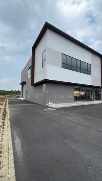Semi-D Factory for Rent in Taman Perindustrian Air Hitam (Klang) - Ismadi Ismail - Exterior - PropertyGuru.com.my
