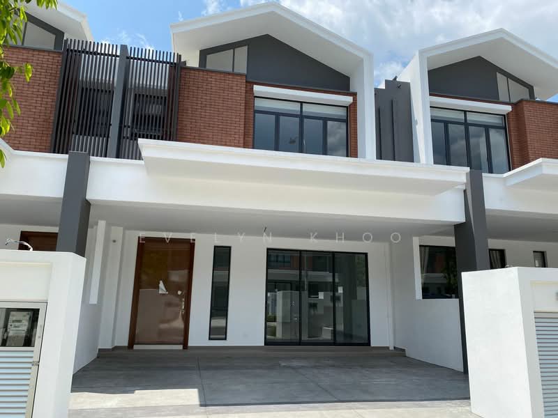 Rumah Teres 2 Tingkat untuk Disewa di Bandar Gamuda Gardens (Rawang) - Evelyn Khoo - Car Porch - PropertyGuru.com.my