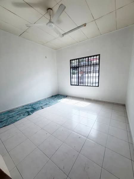 1-storey Terraced House for Sale in Taman Bestari Indah (Ulu Tiram) - Calvin Lee - PropertyGuru.com.my