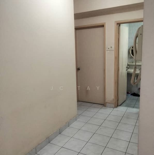 Condominium for Sale at Villa Angsana - JC Tay - Corridor - PropertyGuru.com.my