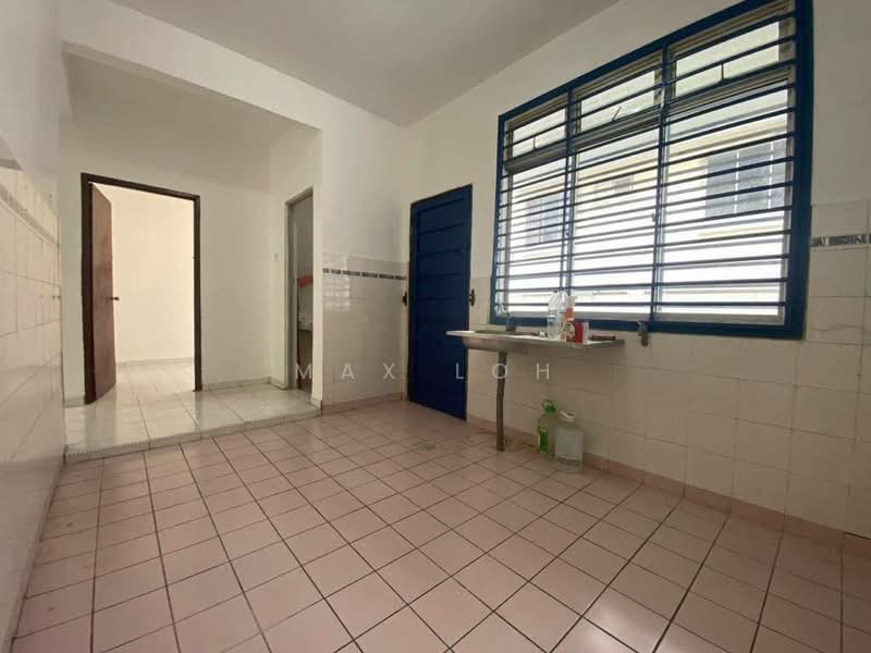 Rumah Berkembar untuk Dijual di Taman Megah Ria (Masai) - Max Loh - Kitchen - PropertyGuru.com.my