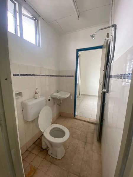 Rumah Berkembar untuk Dijual di Taman Megah Ria (Masai) - Max Loh - Bathroom - PropertyGuru.com.my