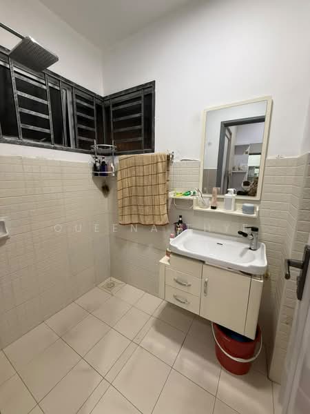 Tanah Perindustrian untuk Dijual di Kawasan Perindustrian Tanjung Langsat (Pasir Gudang) - Queena Thye - Bathroom - PropertyGuru.com.my