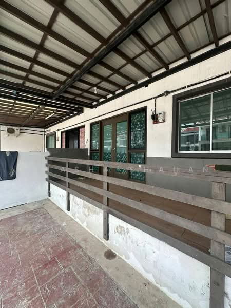 Rumah Teres 2 Tingkat untuk Dijual di Kampung Jalan Kebun (Shah Alam) - Natasha Shadan - Exterior - PropertyGuru.com.my