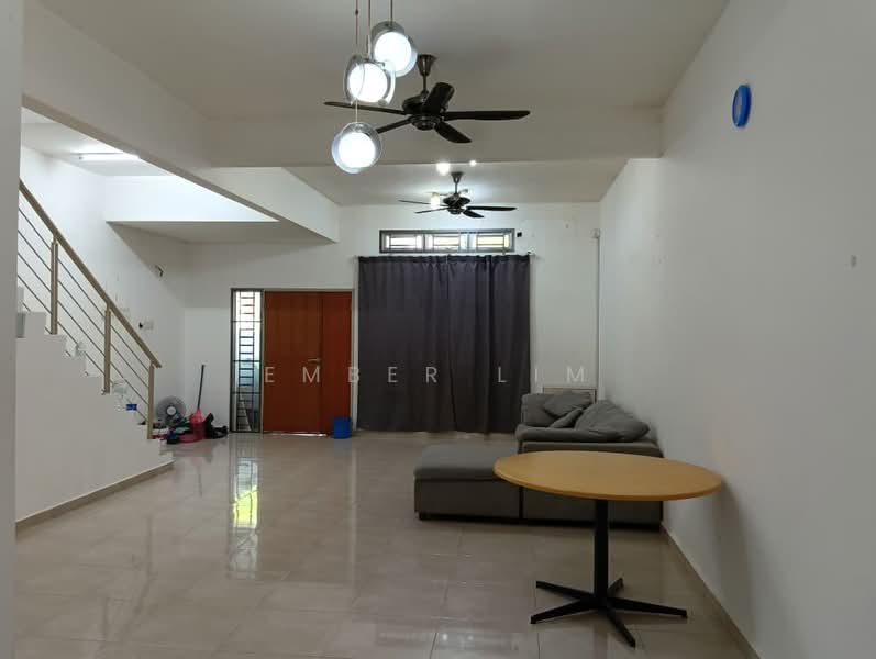 2-storey Terraced House for Rent in Taman Nusa Sentral (Iskandar Puteri (Nusajaya)) - Ember Lim - Living Room - PropertyGuru.com.my