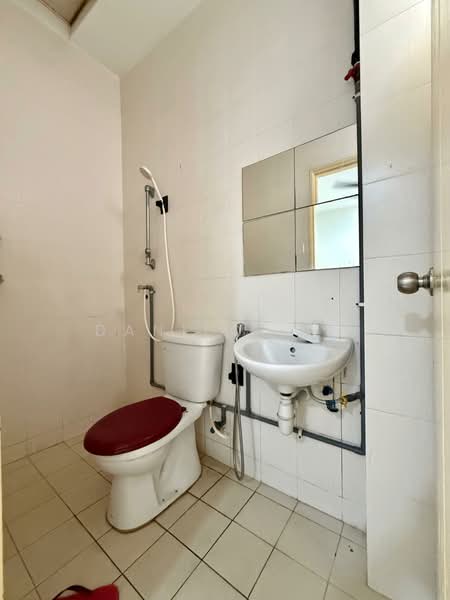 Rumah Bandar untuk Dijual di Balakong (Selangor) - Danilo Lim - Bathroom - PropertyGuru.com.my