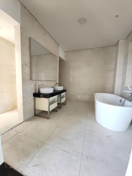Rumah Berkembar untuk Dijual di Lake Fields (Sungai Besi) - Toji Ng - Bathroom - PropertyGuru.com.my