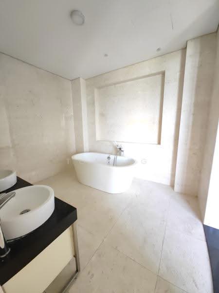 Rumah Berkembar untuk Dijual di Lake Fields (Sungai Besi) - Toji Ng - Bathroom - PropertyGuru.com.my