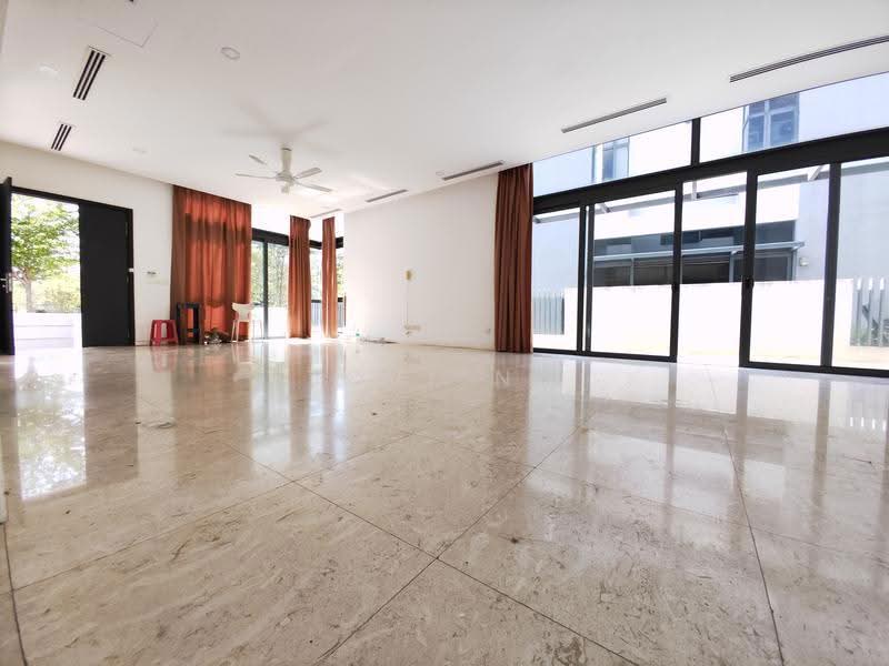 Rumah Berkembar untuk Dijual di Lake Fields (Sungai Besi) - Toji Ng - Living Room - PropertyGuru.com.my