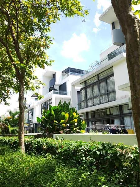 Rumah Berkembar untuk Dijual di Lake Fields (Sungai Besi) - Toji Ng - Exterior - PropertyGuru.com.my