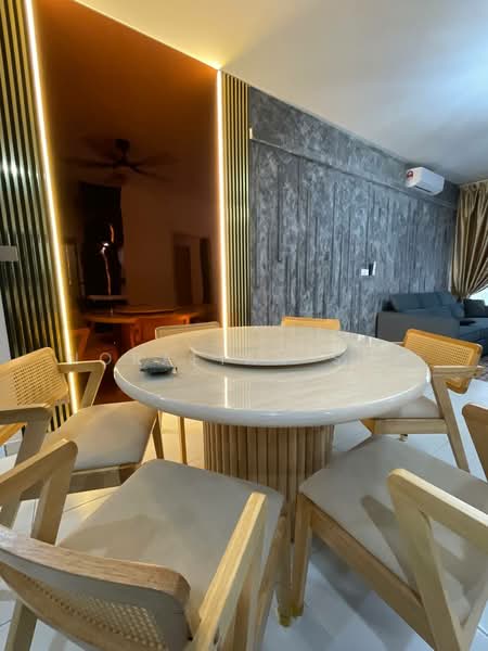 Kondominium untuk Disewa di Residensi Sateria - Norafian SMH - Dining Room - PropertyGuru.com.my