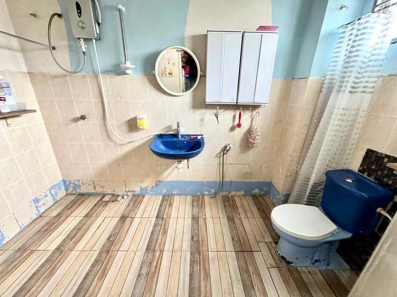 Rumah Teres untuk Dijual di Bandar Mahkota Cheras (Cheras) - Nadzmie Nasir - Bathroom - PropertyGuru.com.my