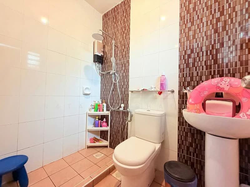 Rumah Teres 2 Tingkat untuk Dijual di Sungai Buloh (Selangor) - Natasha Shadan - Bathroom - PropertyGuru.com.my