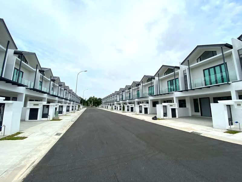 Rumah Teres 2-Tingkat untuk Dijual di Puchong (Selangor) - Ms Sim - Exterior - PropertyGuru.com.my