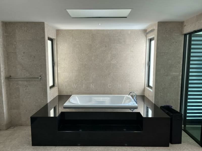Rumah Teres 3 Tingkat untuk Dijual di Duta Villa (Setia Alam) - Elwin Chok - Bathroom - PropertyGuru.com.my