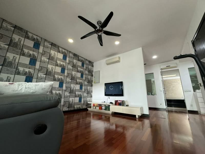 Rumah Teres 3 Tingkat untuk Dijual di Duta Villa (Setia Alam) - Elwin Chok - Living Room - PropertyGuru.com.my