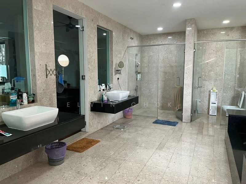Rumah Teres 3 Tingkat untuk Dijual di Duta Villa (Setia Alam) - Elwin Chok - Bathroom - PropertyGuru.com.my