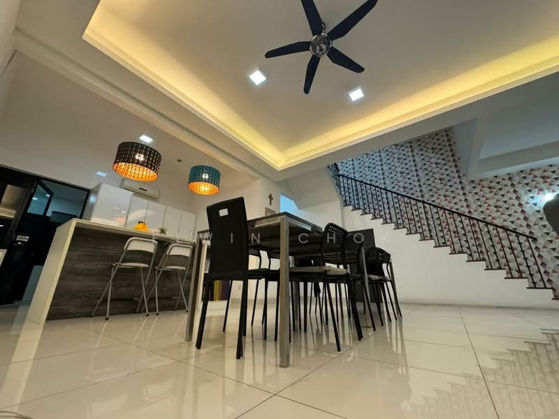 Rumah Teres 3 Tingkat untuk Dijual di Duta Villa (Setia Alam) - Elwin Chok - Dining Room - PropertyGuru.com.my