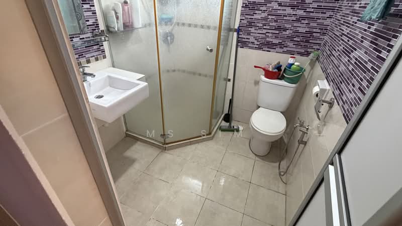 Townhouse for Sale in Bandar Bukit Puchong 2 (Puchong) - Ms Sim - Bathroom - PropertyGuru.com.my