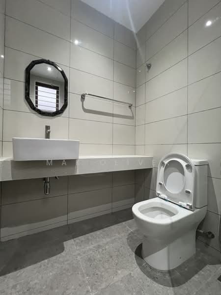 2-storey Terraced House for Sale in Bandar Kinrara Seksyen 1 (Bandar Kinrara) - Mak Oliver - Bathroom - PropertyGuru.com.my