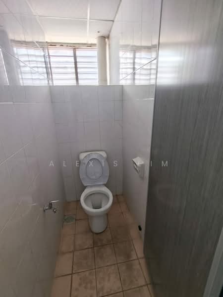 Shop / Office for Rent in Klang (Selangor) - Alexis Lim - Bathroom - PropertyGuru.com.my