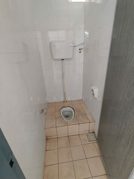 Shop / Office for Rent in Klang (Selangor) - Alexis Lim - Bathroom - PropertyGuru.com.my