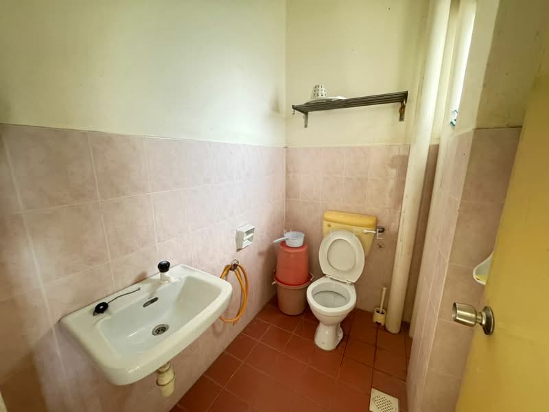 Pangsapuri untuk Dijual di Beringin - Samson Lee - Bathroom - PropertyGuru.com.my