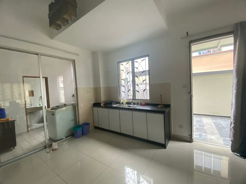Rumah Kluster untuk Disewa di Rawang (Selangor) - Vikram . - Kitchen - PropertyGuru.com.my