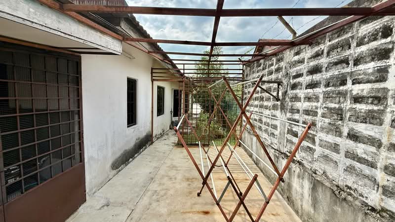 Rumah Berkembar untuk Dijual di Seksyen 4 (Petaling Jaya) - Ali Idris - Exterior - PropertyGuru.com.my