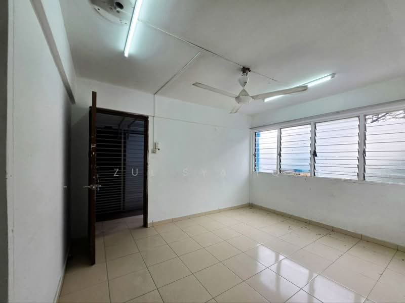 Flat for Sale at Kelumpuk Camar - Zul Syafiq - Interior - PropertyGuru.com.my