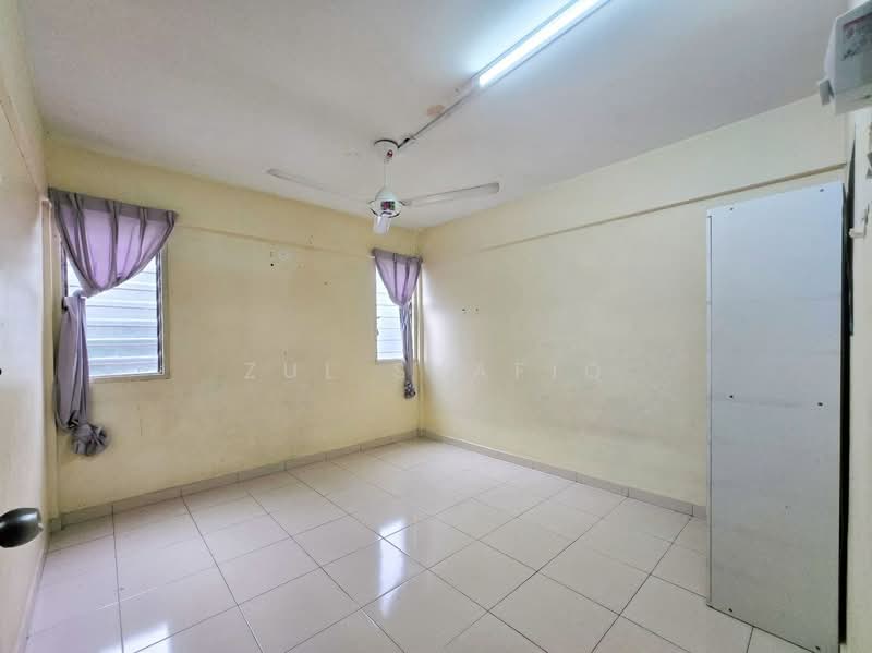 Flat for Sale at Kelumpuk Camar - Zul Syafiq - Interior - PropertyGuru.com.my
