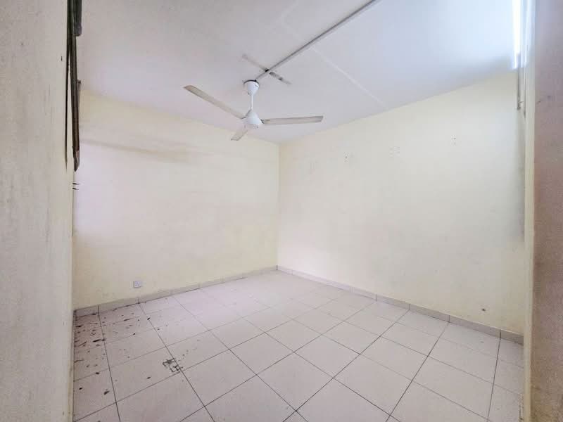 Flat for Sale at Kelumpuk Camar - Zul Syafiq - Interior - PropertyGuru.com.my