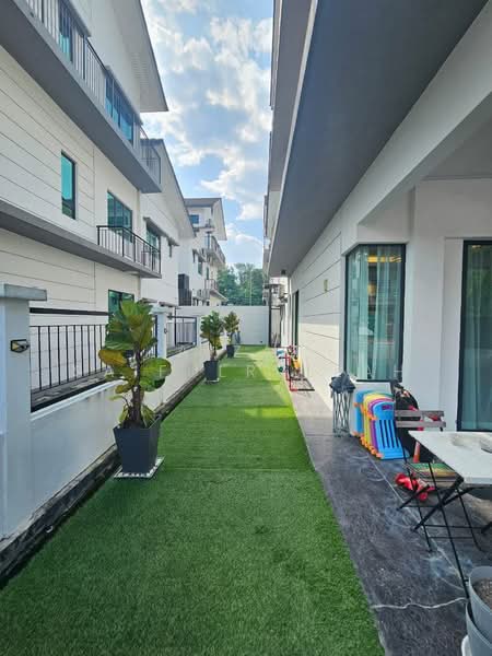 Rumah Kluster untuk Dijual di Kajang (Selangor) - Aizat Saifulrullah - Exterior - PropertyGuru.com.my