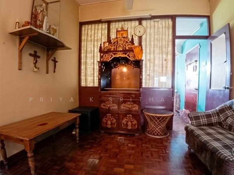 2-storey Terraced House for Sale in Kelana Jaya (Petaling Jaya) - Priya K Sritharan - Living Room - PropertyGuru.com.my
