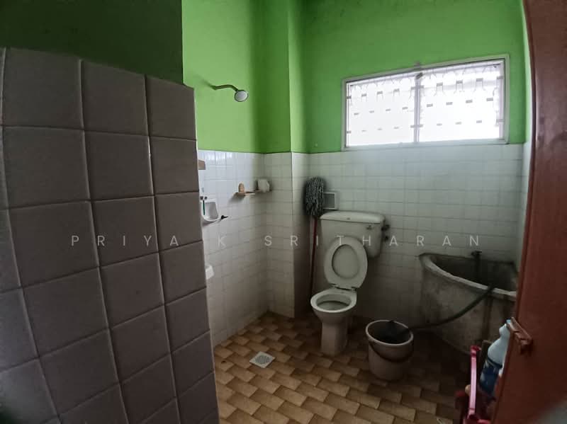 2-storey Terraced House for Sale in Kelana Jaya (Petaling Jaya) - Priya K Sritharan - Bathroom - PropertyGuru.com.my